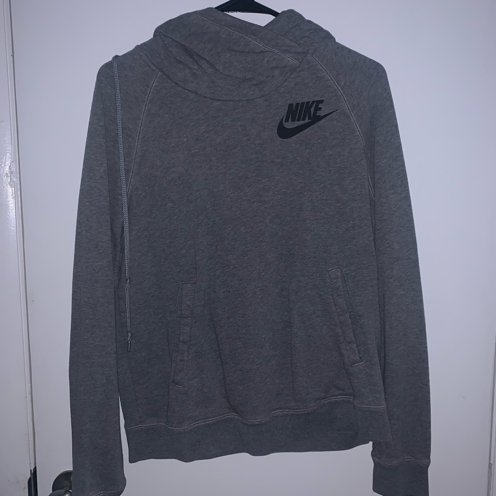 Grey Nike sweat shirt